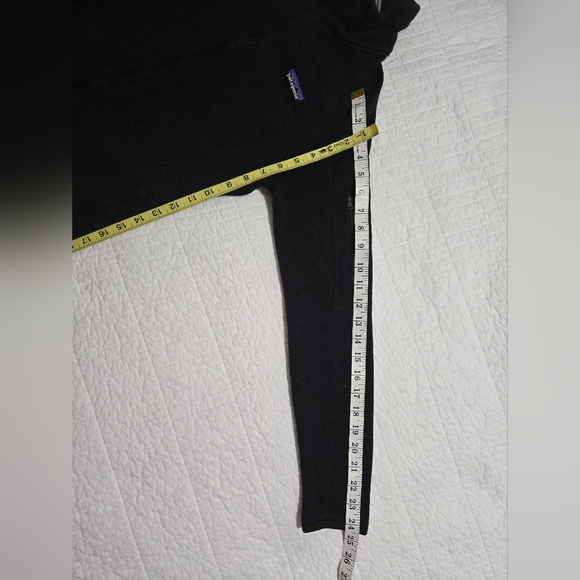 Patagonia Women's Black Full-Zip Fleece Jacket - Picture 7 of 9
